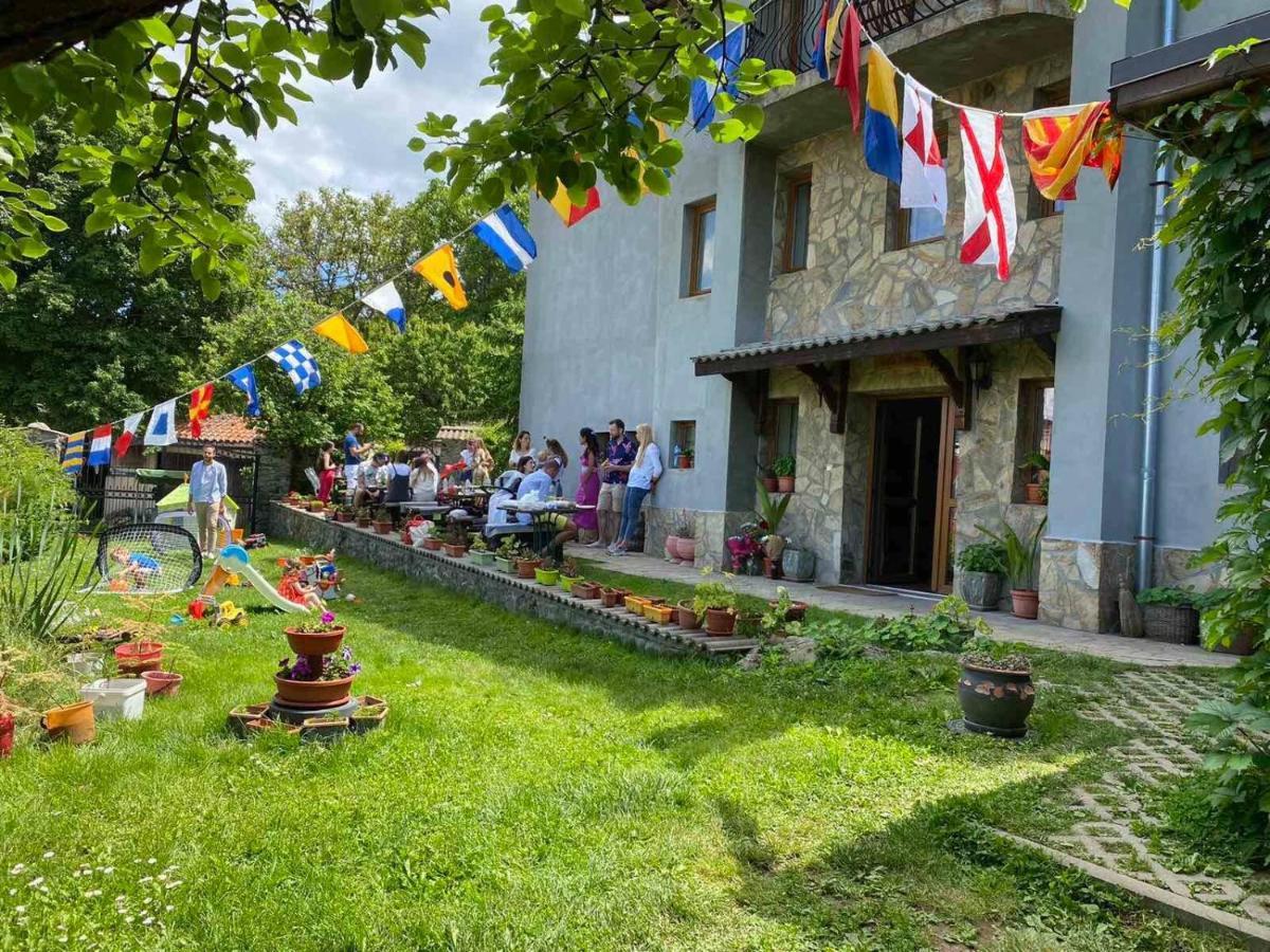 Pontica Gazde/Camere de închiriat